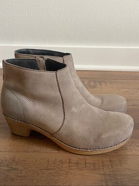 Dansko Women’s Maria Block Heel Boots Size 40